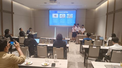 apr27-presentations 382_phon-lan