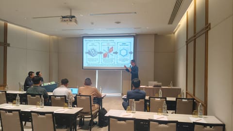 apr27-presentations 458_phon-lan