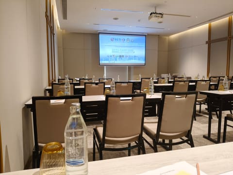 apr27-presentations 467_phon-lan