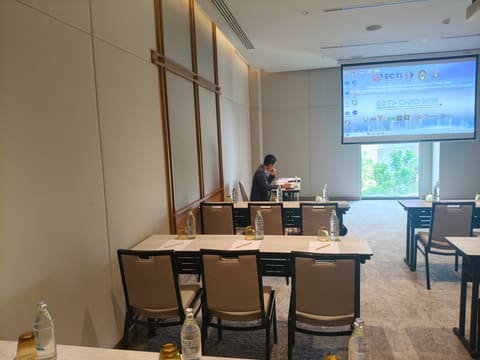 apr27-presentations 468_phon-lan
