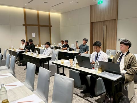 apr27-presentations 494_phon-saen
