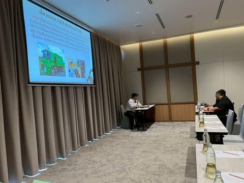 apr27-presentations 495_phon-saen