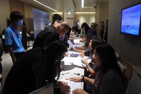 apr27-registration 010