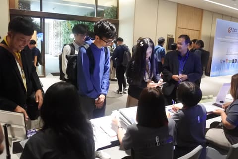 apr27-registration 015