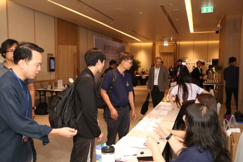 apr28-foyer 010